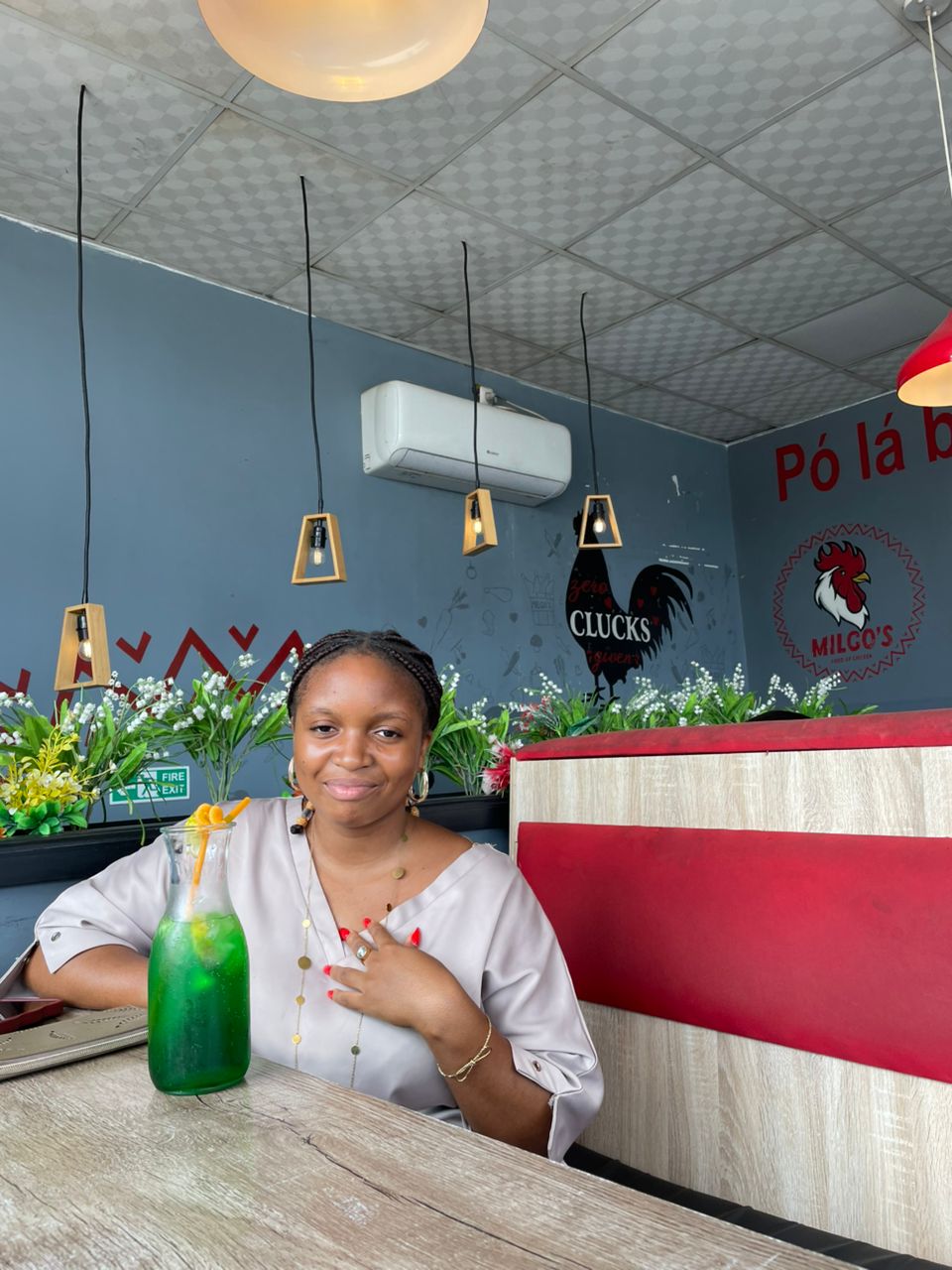 Mlle. AMOUGOU Melissa